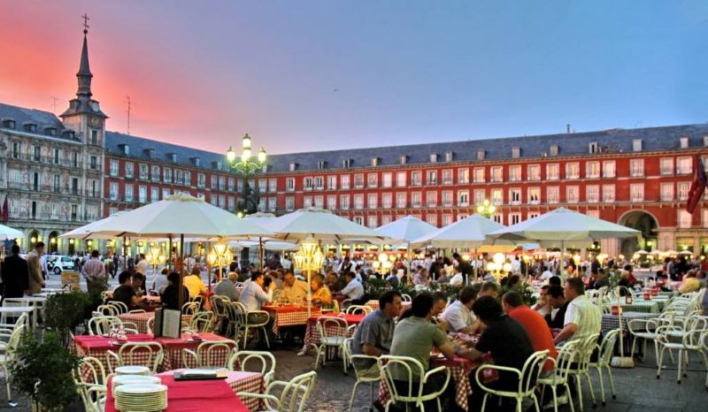 proveedores-hosteleria-madrid-aperitivos-saiz-plaza-mayor